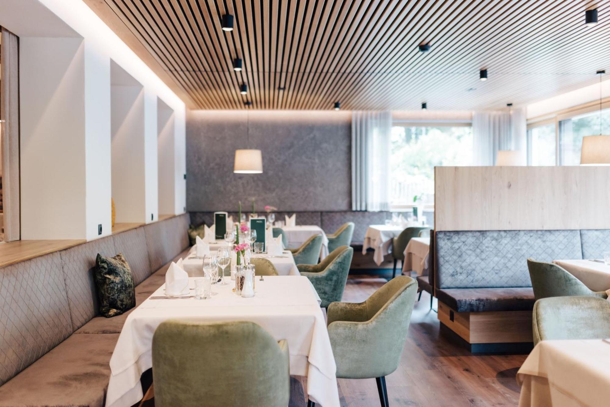 Hotel Jager Hans San Martino In Passiria  ภายนอก รูปภาพ