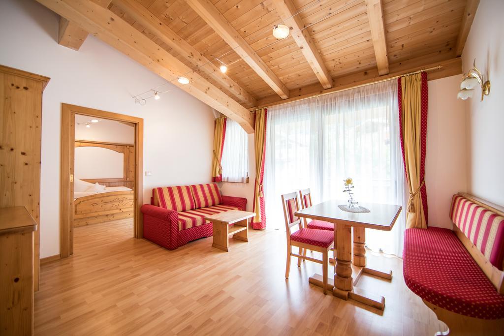 Hotel Jager Hans San Martino In Passiria  ภายนอก รูปภาพ