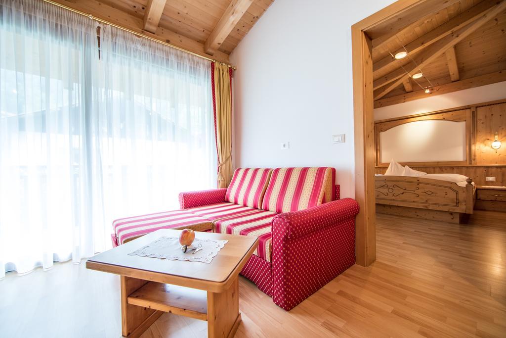 Hotel Jager Hans San Martino In Passiria  ภายนอก รูปภาพ